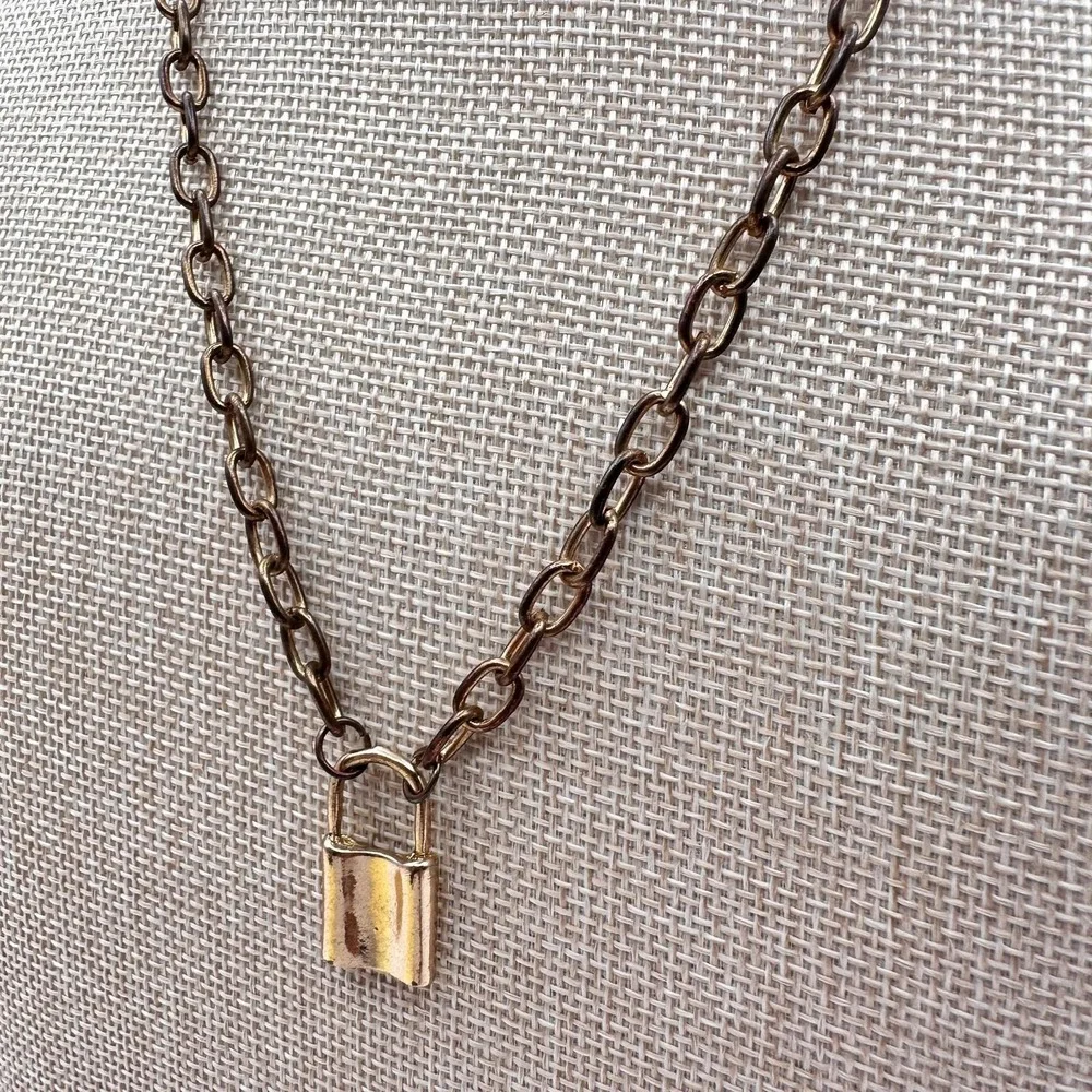 Vintage 90s Gold‎ Tone Rolo Chain Padlock Pendant Necklace Women's Jewelry Retro
